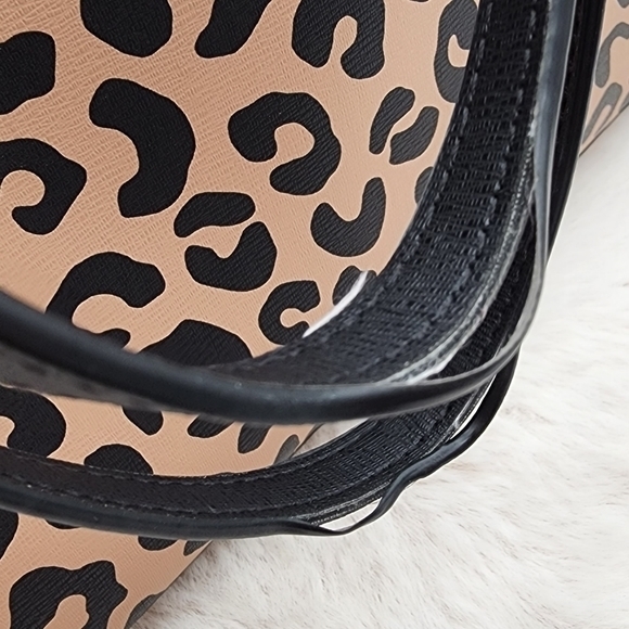 Kate Spade leopard print tote with black interior and gold‎ hardware - Picture 7 of 15